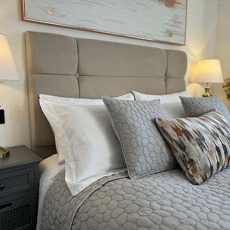 Elegant One Bedroom Apartment Swindon Exteriér fotografie