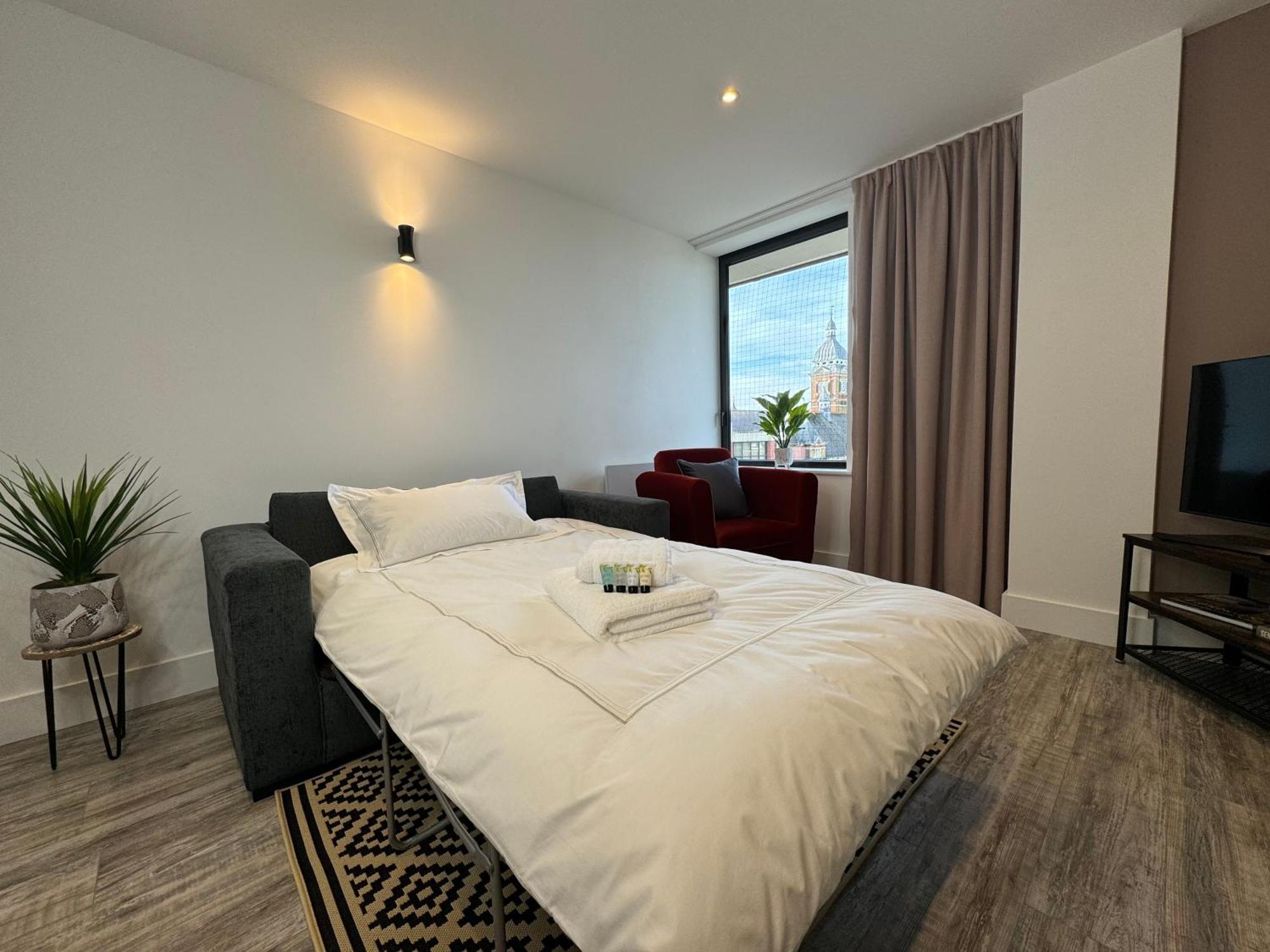 Elegant One Bedroom Apartment Swindon Exteriér fotografie