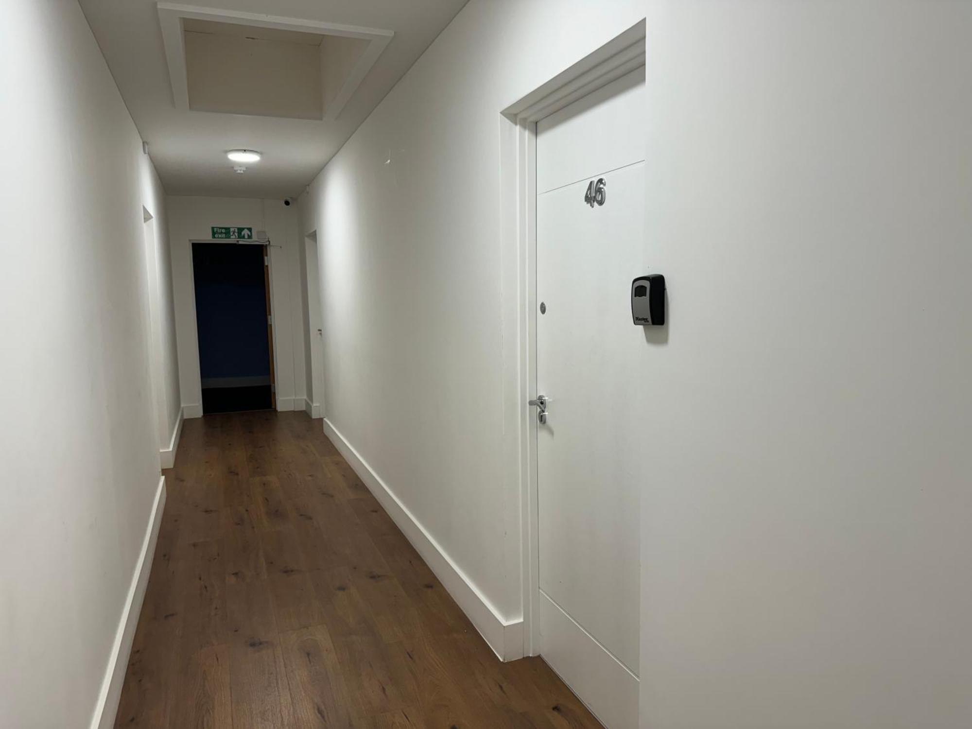 Elegant One Bedroom Apartment Swindon Exteriér fotografie