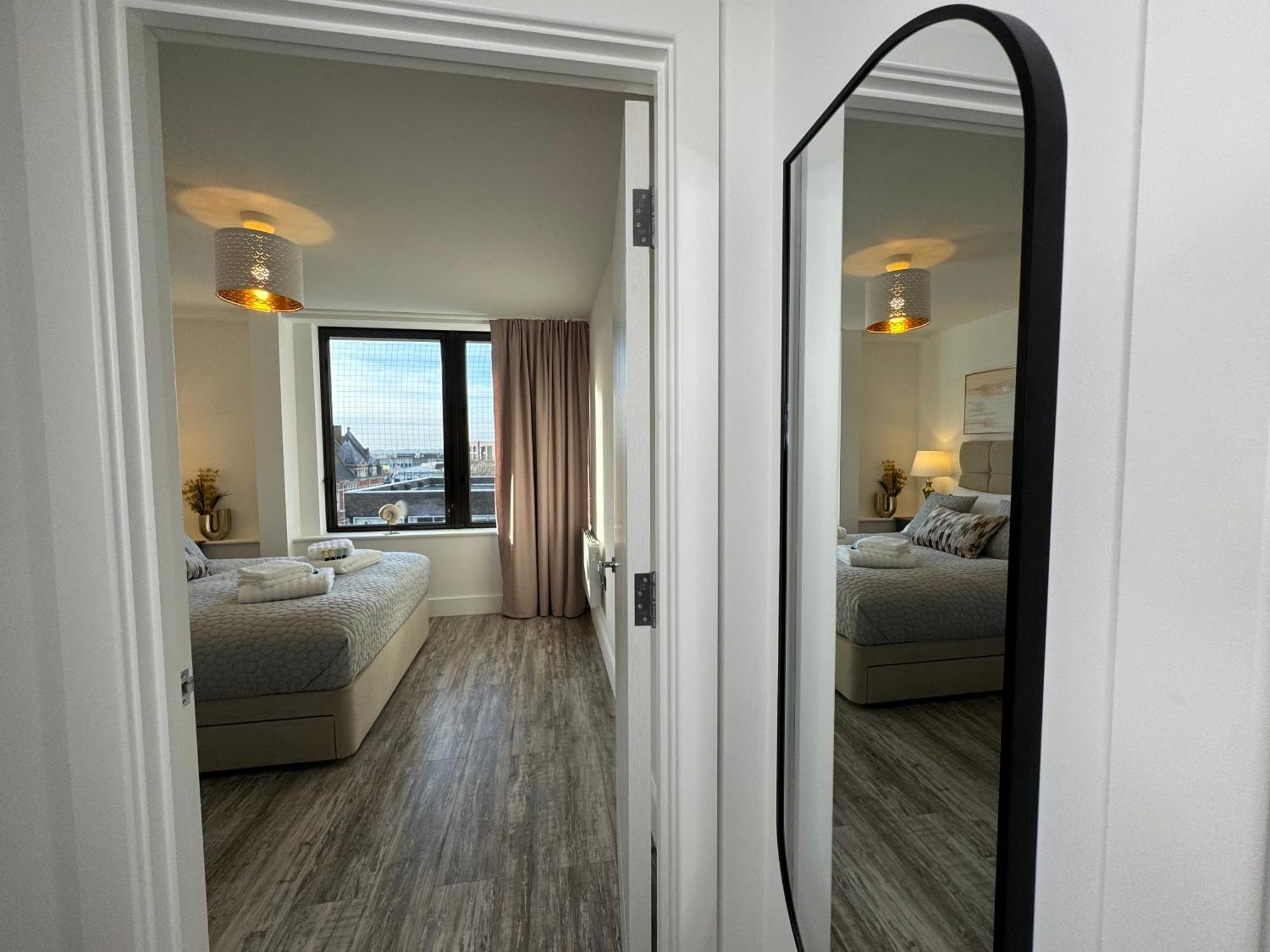 Elegant One Bedroom Apartment Swindon Exteriér fotografie