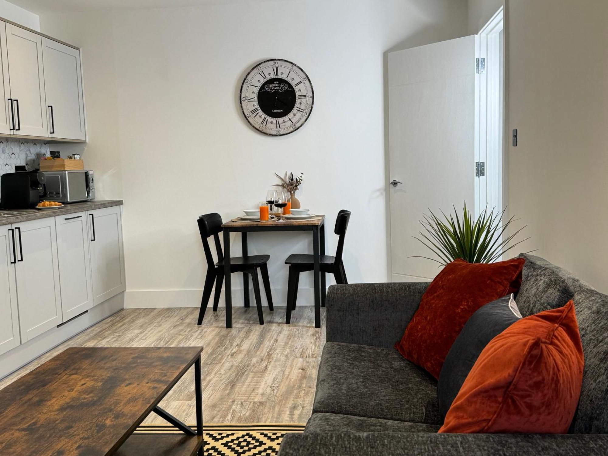 Elegant One Bedroom Apartment Swindon Exteriér fotografie