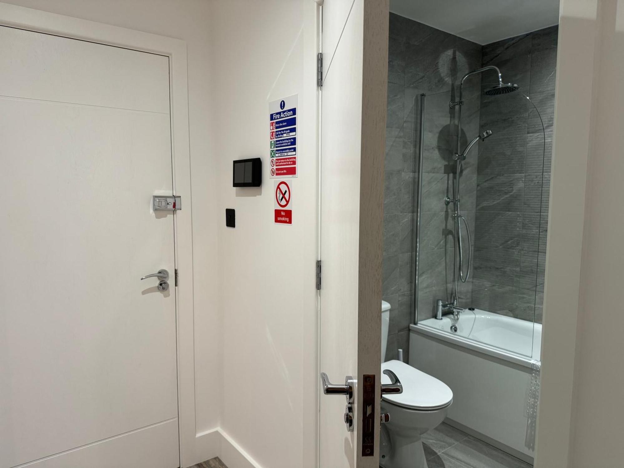 Elegant One Bedroom Apartment Swindon Exteriér fotografie